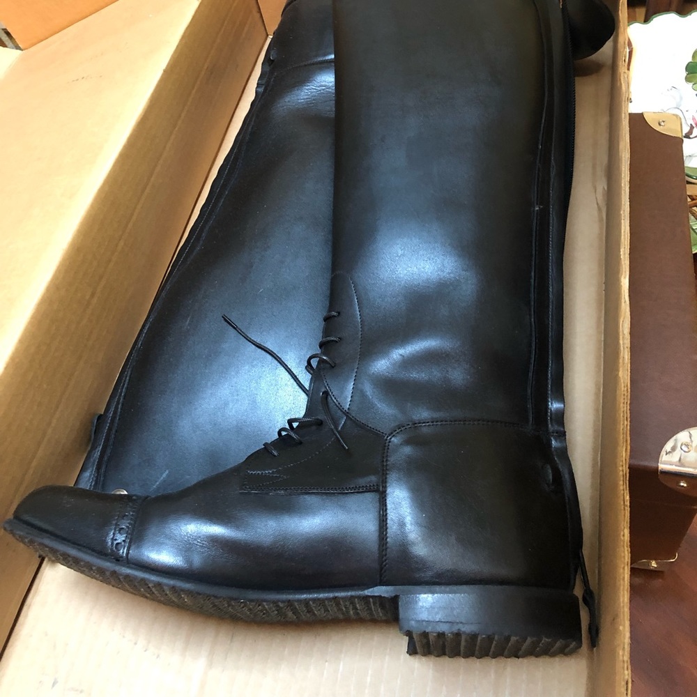 Tall black men’s riding boots